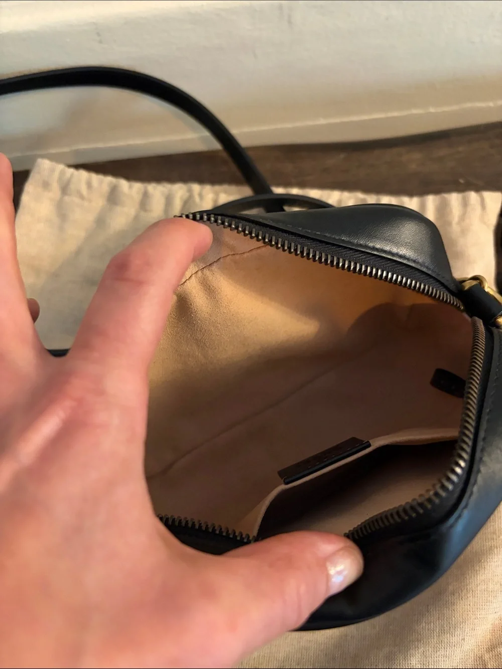 Gucci Black Chevron Leather Small Marmont Crossbody with Gold GG - Picture 4 of 11